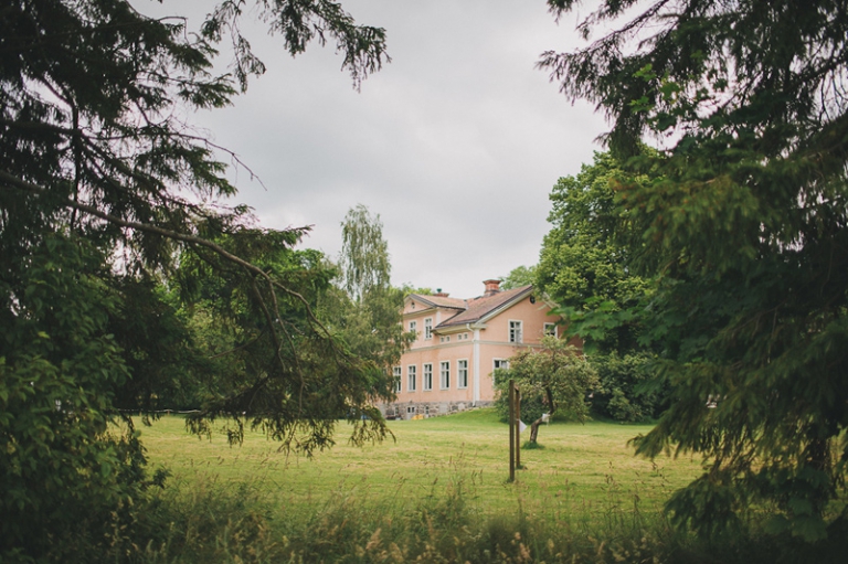 Bröllopsfotograf Västerås Sverige Badelunda Kyrkskola Henrik Mill