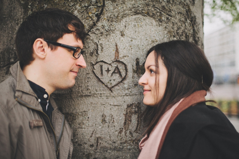 kärleksinskription, Alexandra och Ian, Engagement session, Fotograf Henrik Mill, Provfotografering Bröllop, Rudbeck, Sverige, Sweden, Västerås, Västmanland