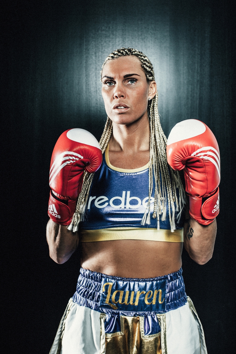 006-mikaela_lauren_swedish_Super_Welterweight_in_the_world_boxer__fotograf-henrik-mill