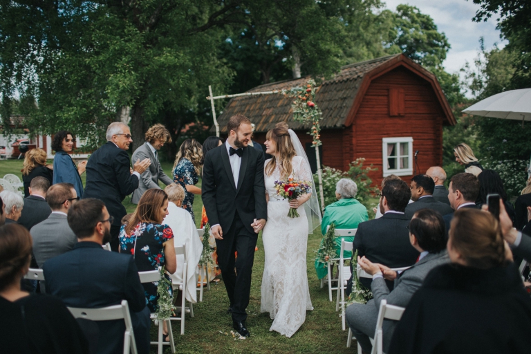 076-melody_martin_swedish_wedding_brollop_hem_till_garden_vasteras_fotograf_henrik_mill