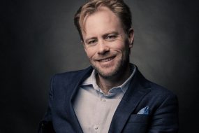 Porträtt på en operasångare Pressbild Headshot Fotograf Henrik Mill