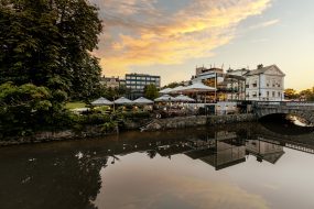 Brasseriet stadsparken restaurang bar krog Exteriör arkitekturfoto arkitekt exterior fotograf Henrik Mill Västerås